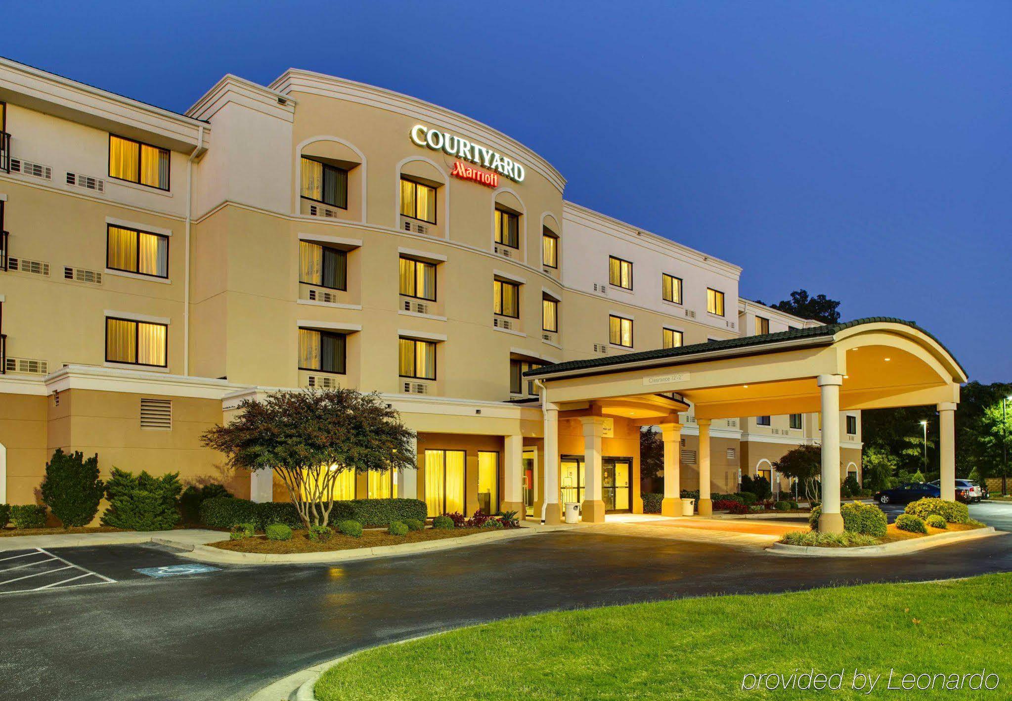 Courtyard High Point Otel Dış mekan fotoğraf