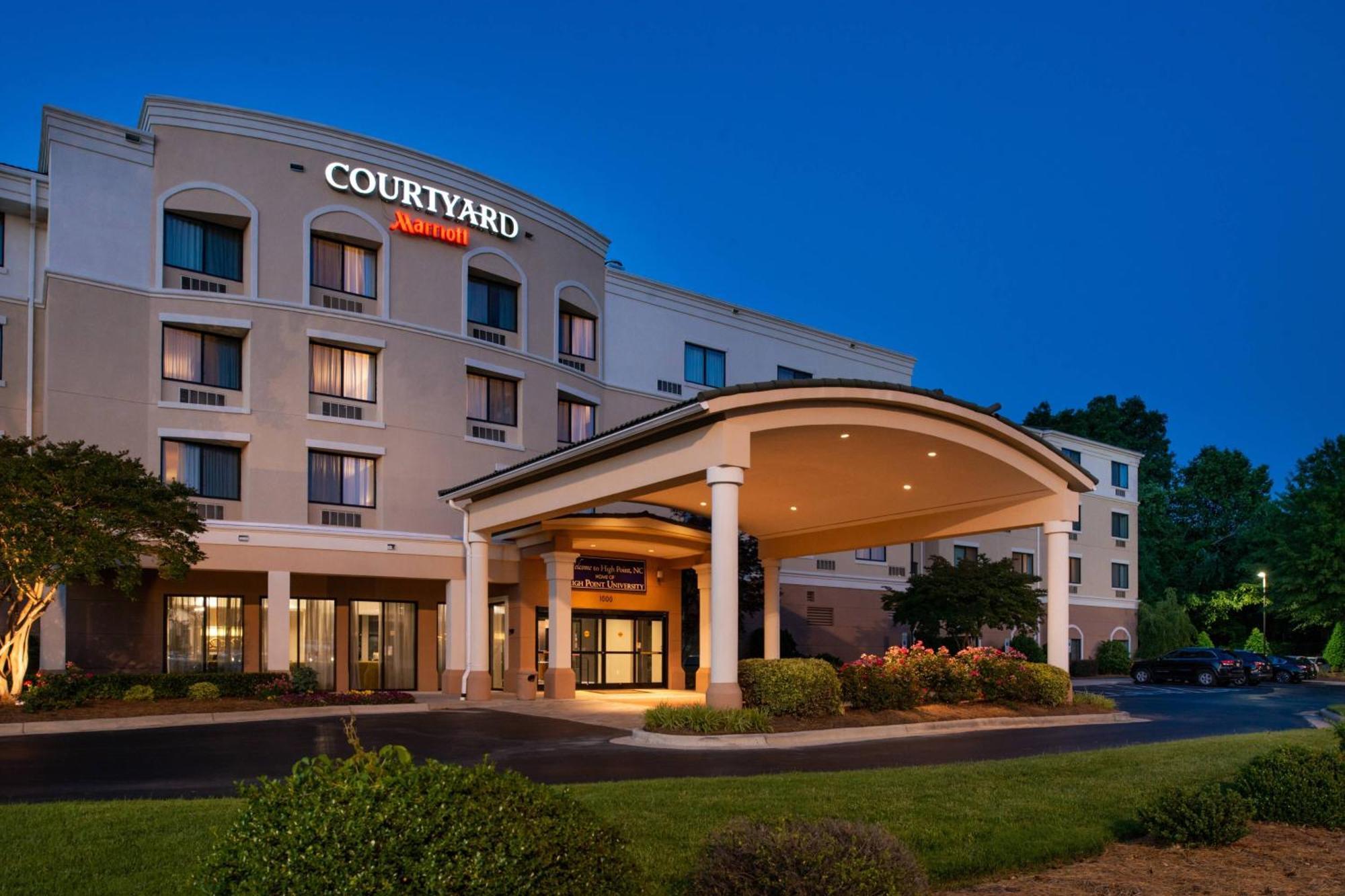 Courtyard High Point Otel Dış mekan fotoğraf