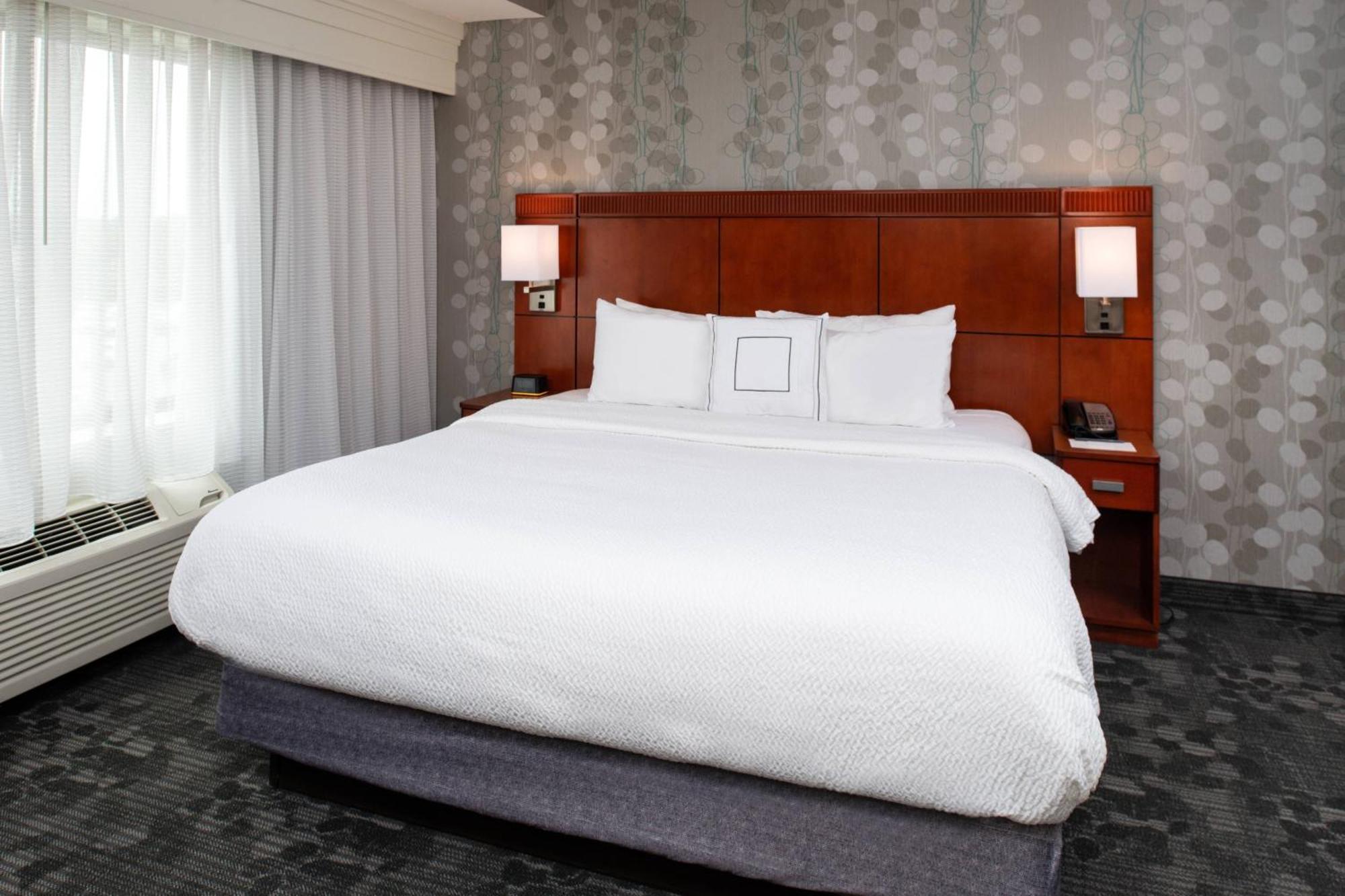 Courtyard High Point Otel Dış mekan fotoğraf