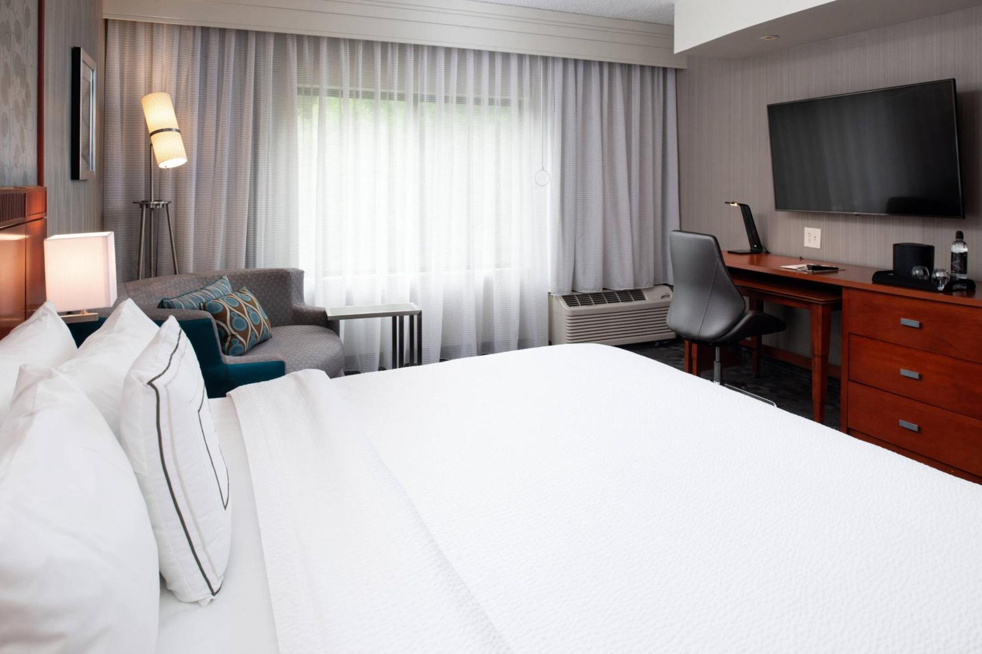 Courtyard High Point Otel Dış mekan fotoğraf