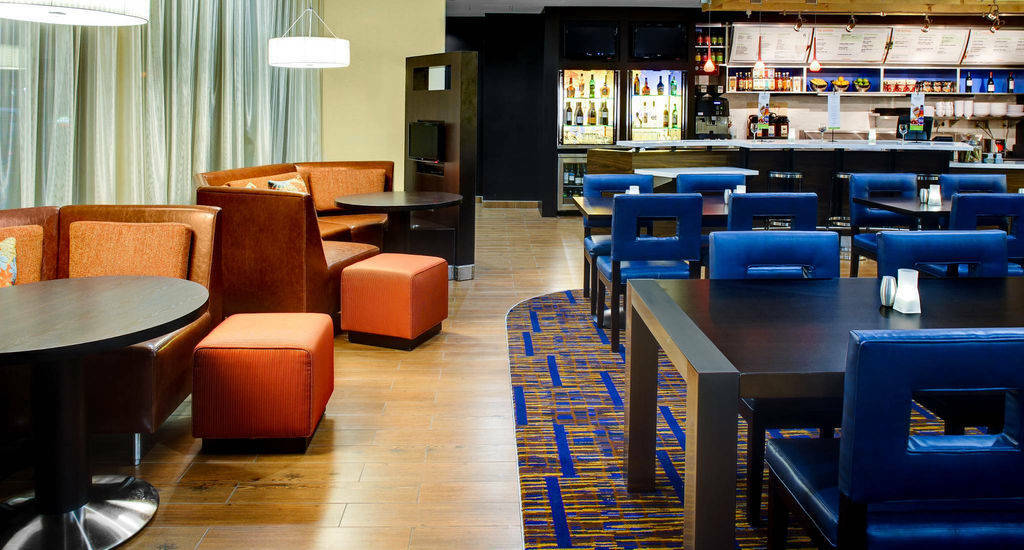 Courtyard High Point Otel Dış mekan fotoğraf